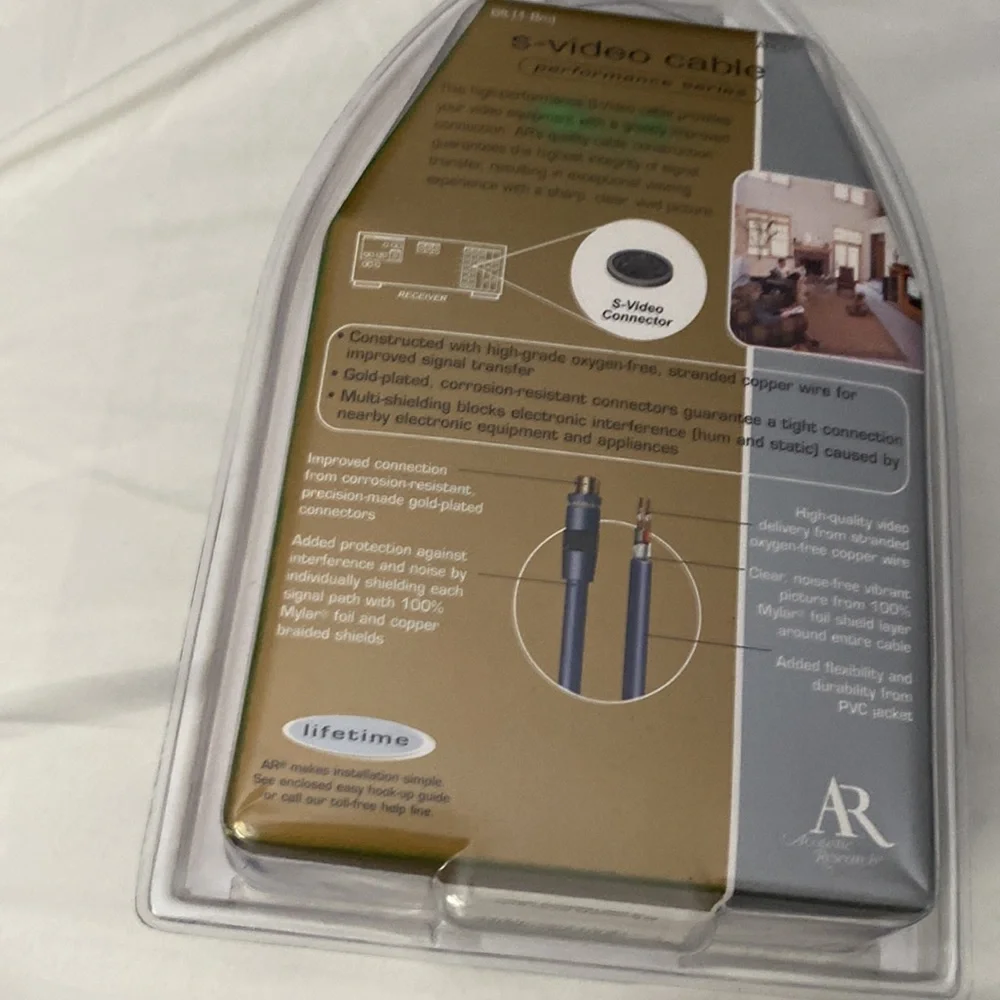 6 foot S- video cable for hook up of video equipment with an s- Video connection